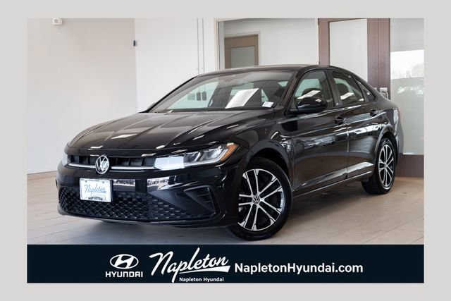 Used 2025 Volkswagen Jetta Sport image 1
