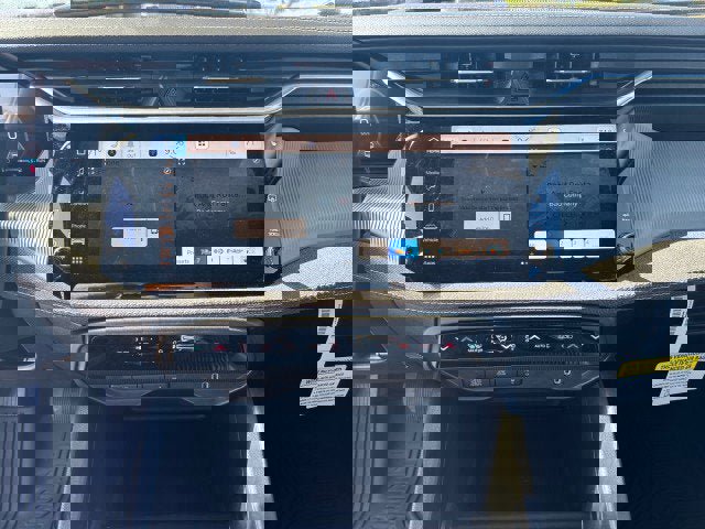 Used 2026 Jeep Cherokee Laredo AWD/4WD image 13