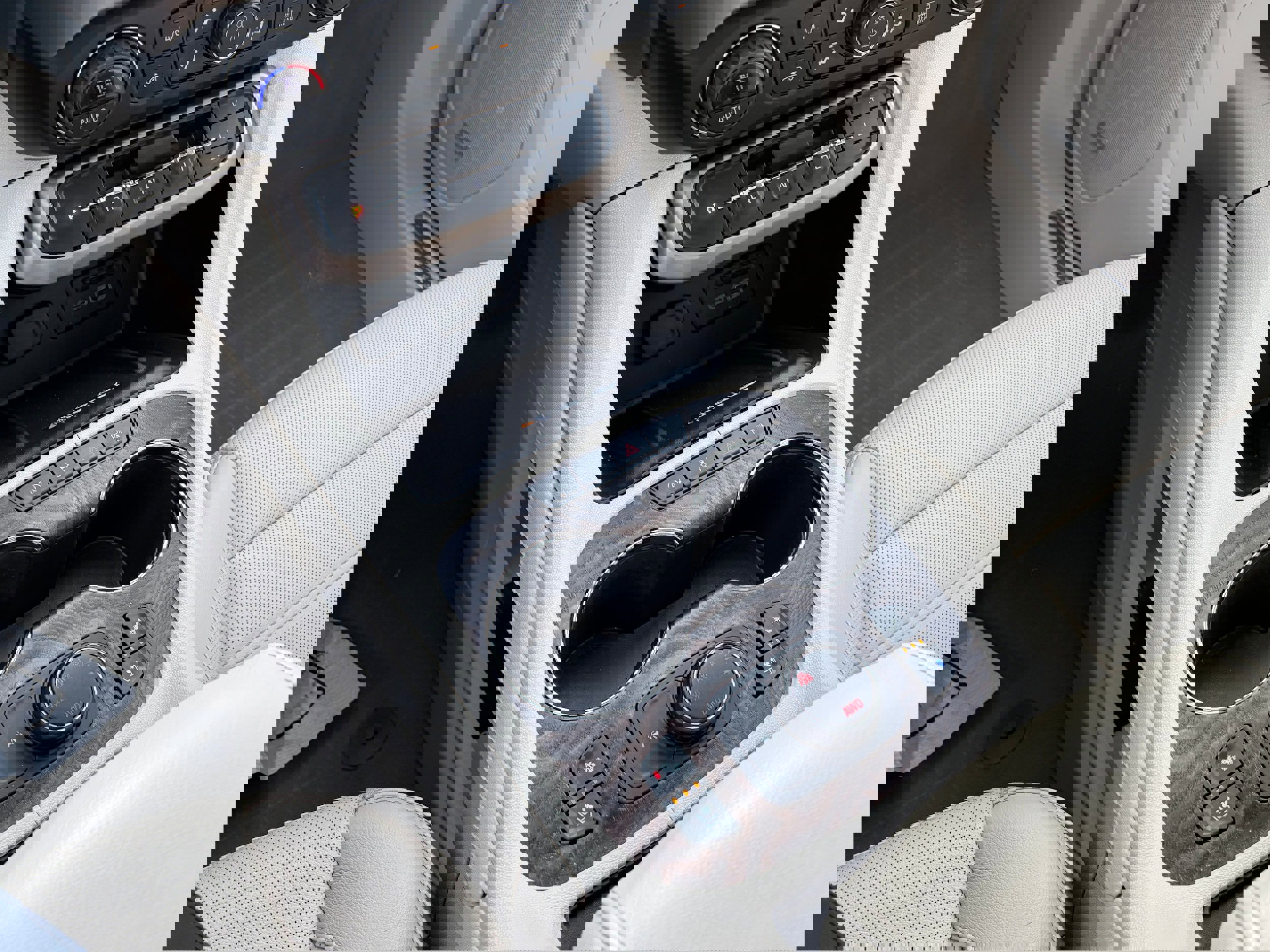 Used 2020 GMC Acadia Denali w/ Trailering Package image 9