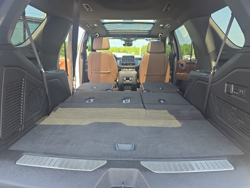 Used 2023 Chevrolet Tahoe High Country w/ Premium Package AWD/4WD image 11