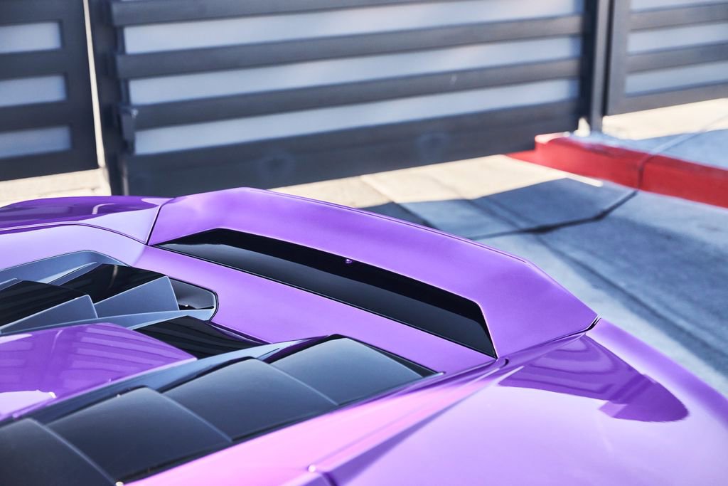 Used 2024 Lamborghini Huracan EVO image 10