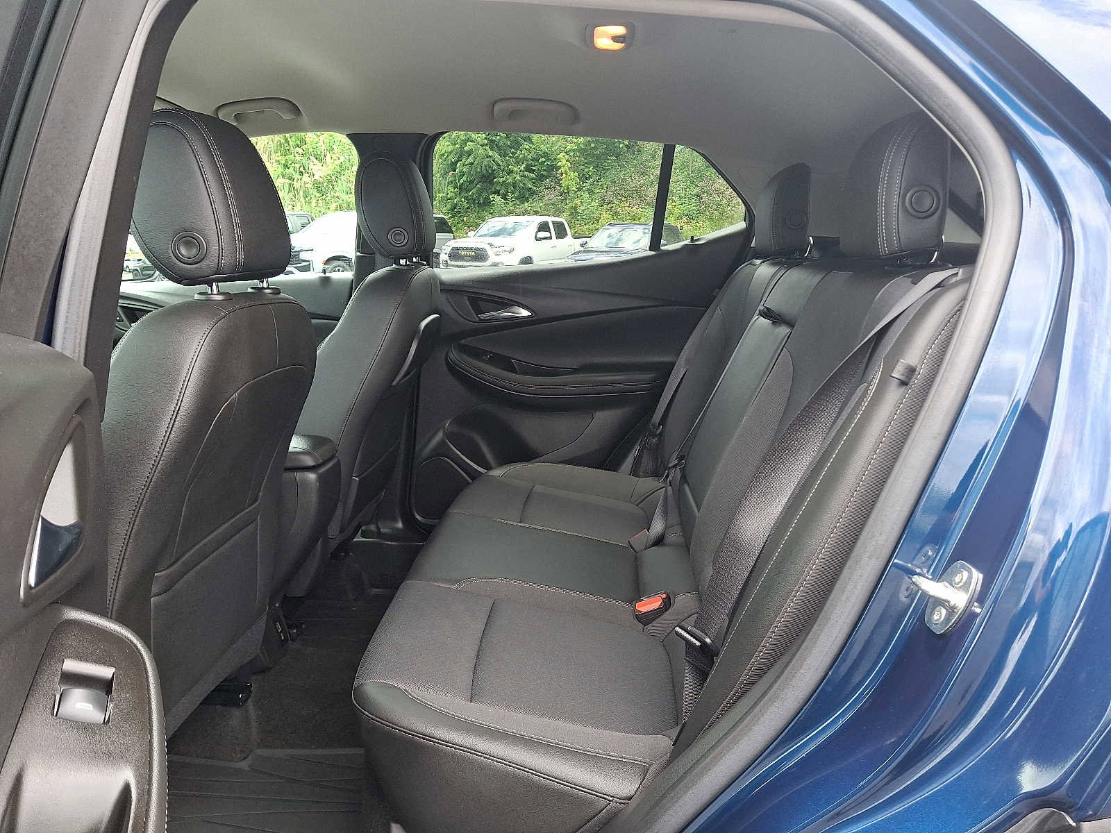 Used 2023 Buick Encore GX Select AWD/4WD image 10