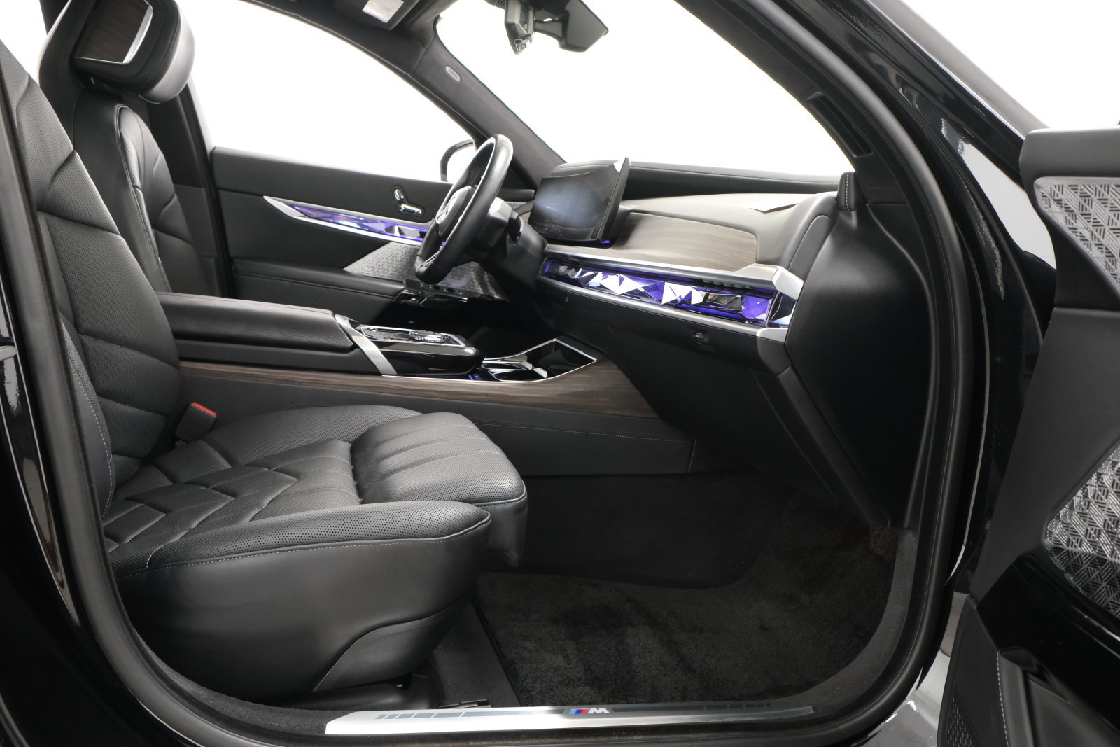 Used 2023 BMW i7 xDrive60 AWD/4WD image 43