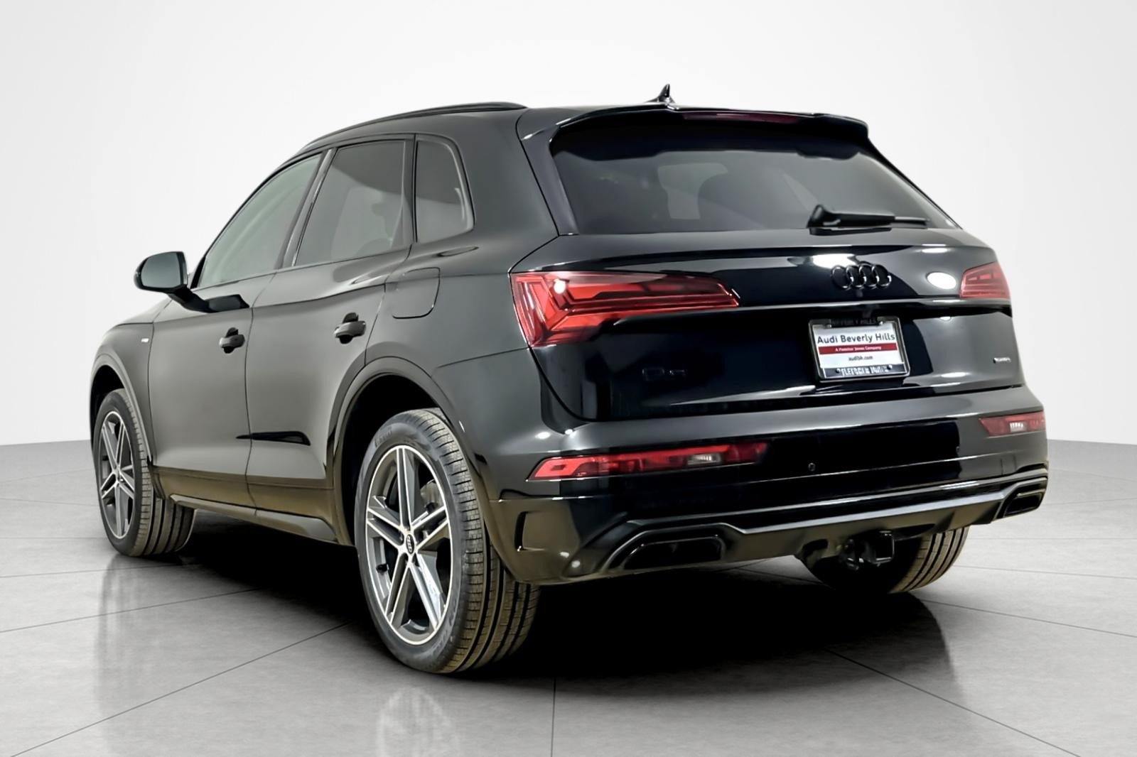 Used 2023 Audi Q5 e Premium Plus w/ Premium Plus Package AWD/4WD image 3