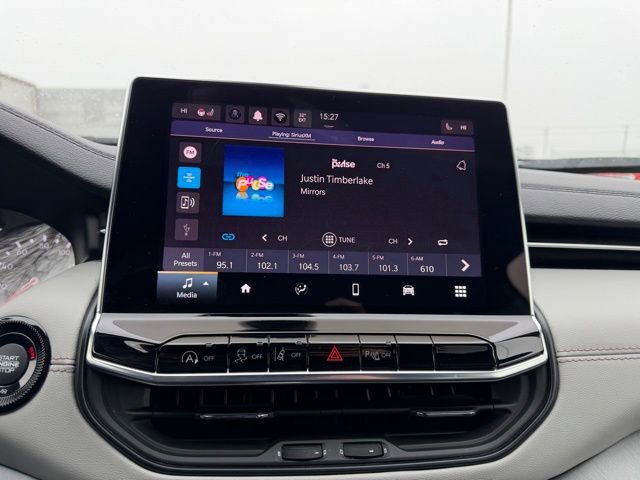 Used 2025 Jeep Compass Limited image 20