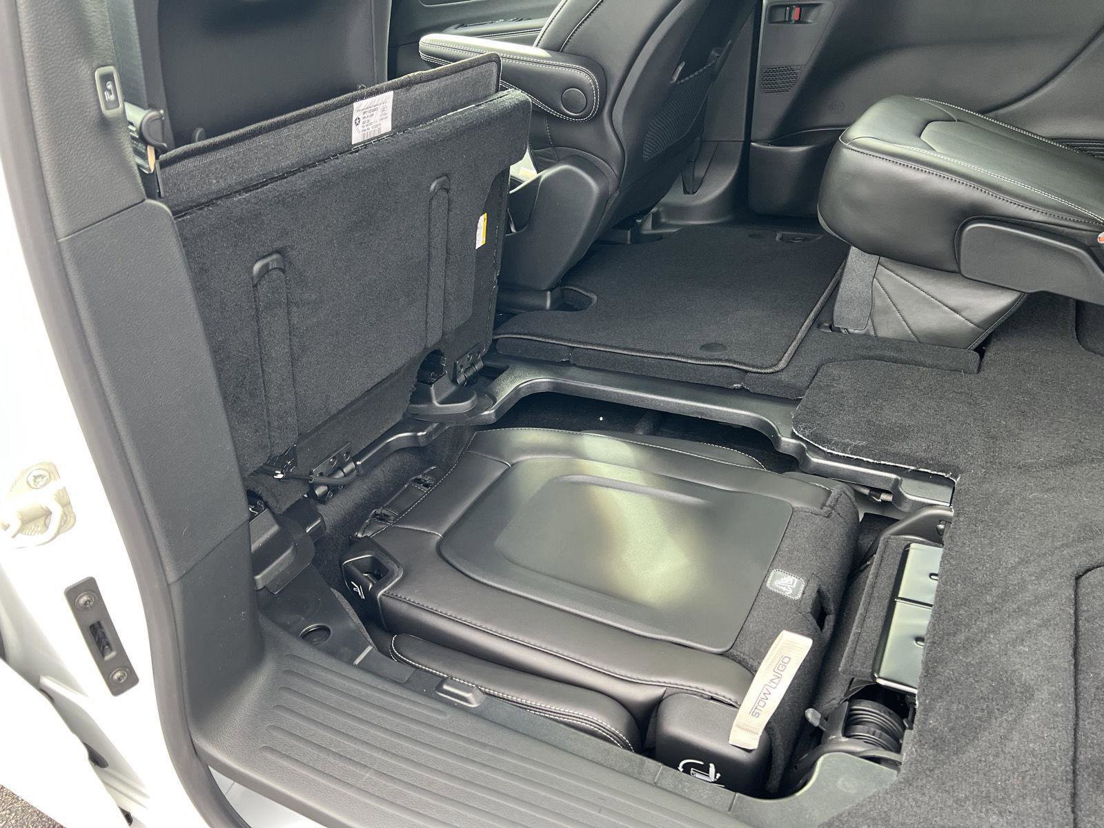 New 2026 Chrysler Pacifica Select image 51