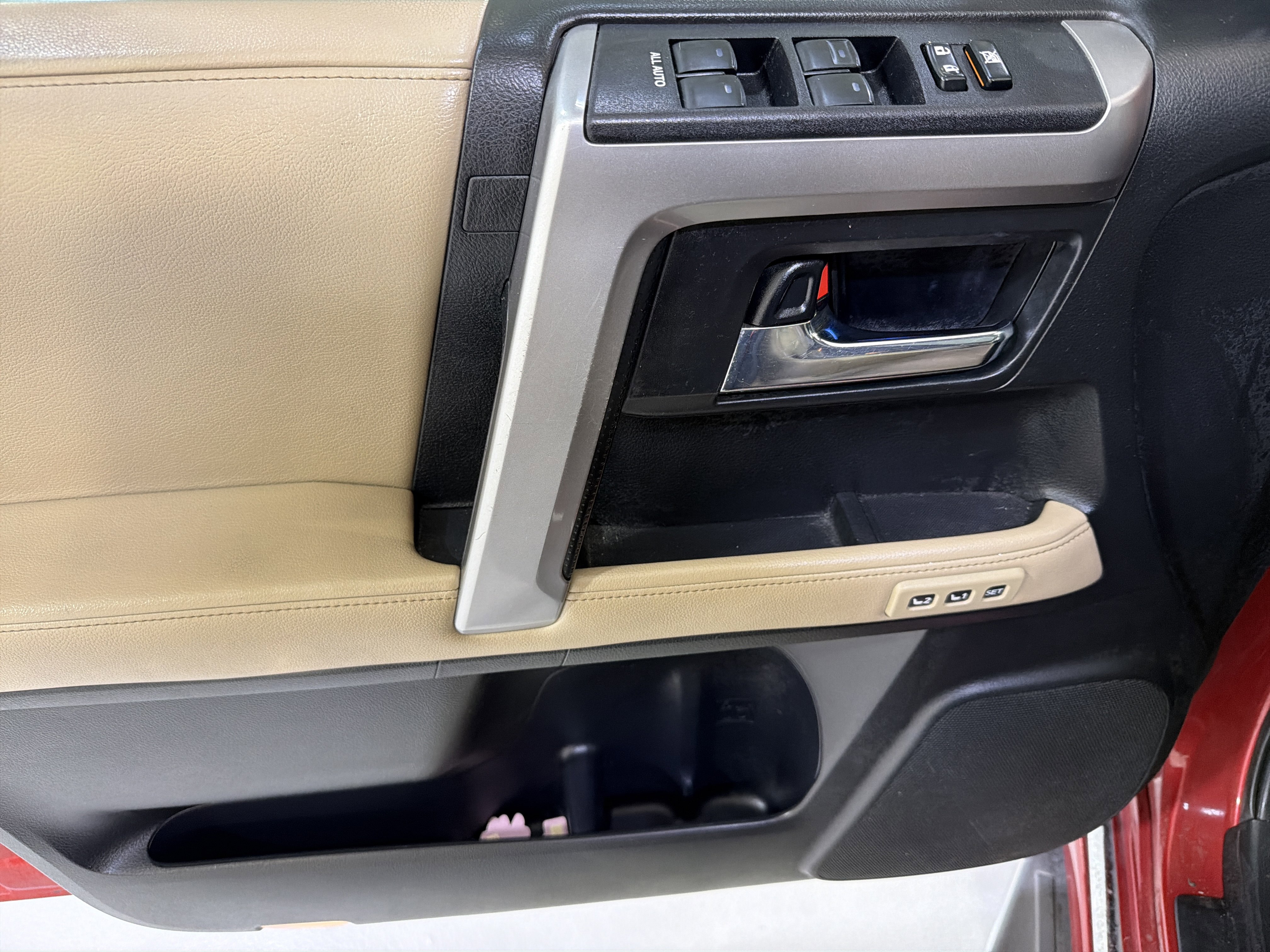 Used 2016 Toyota 4Runner Limited AWD/4WD image 16