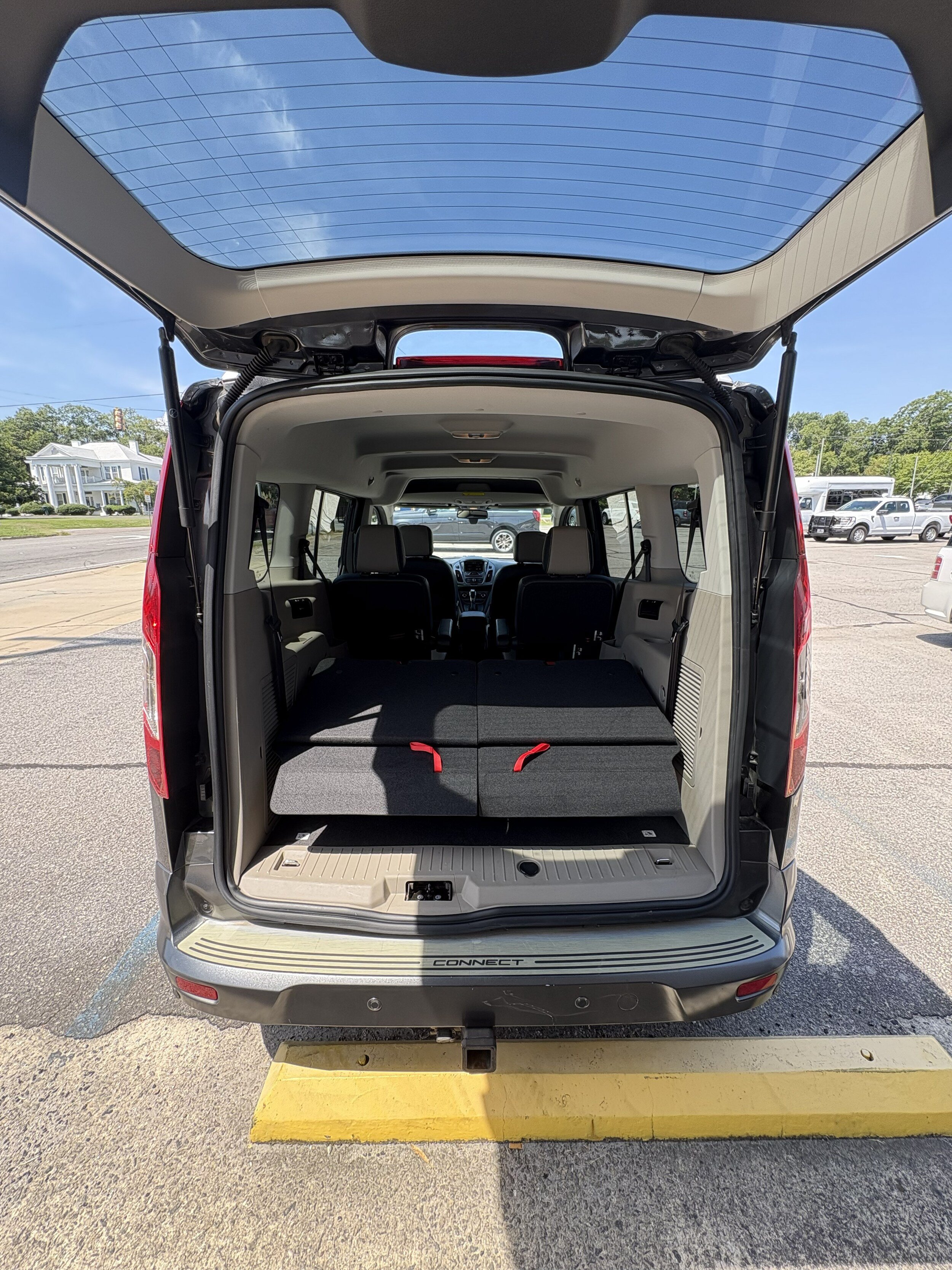 Used 2016 Ford Transit Connect Titanium FWD image 6