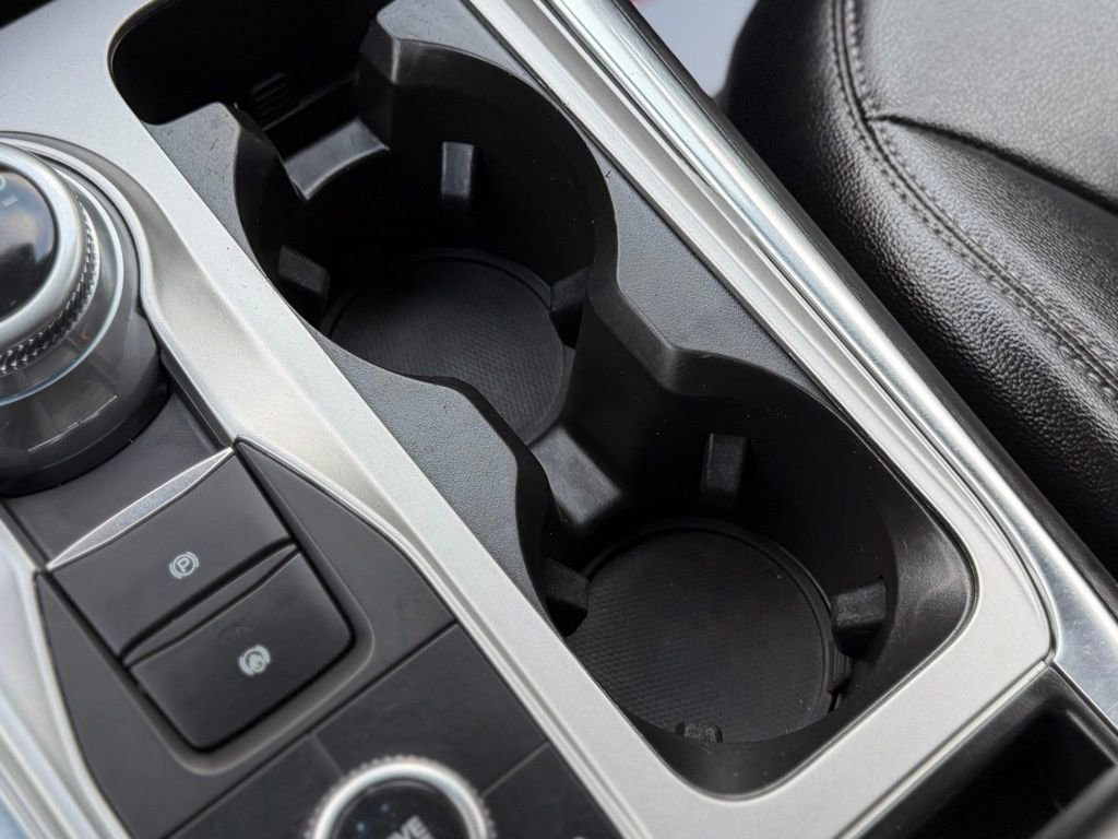 Used 2021 Ford Explorer XLT w/ Equipment Group 202A image 14