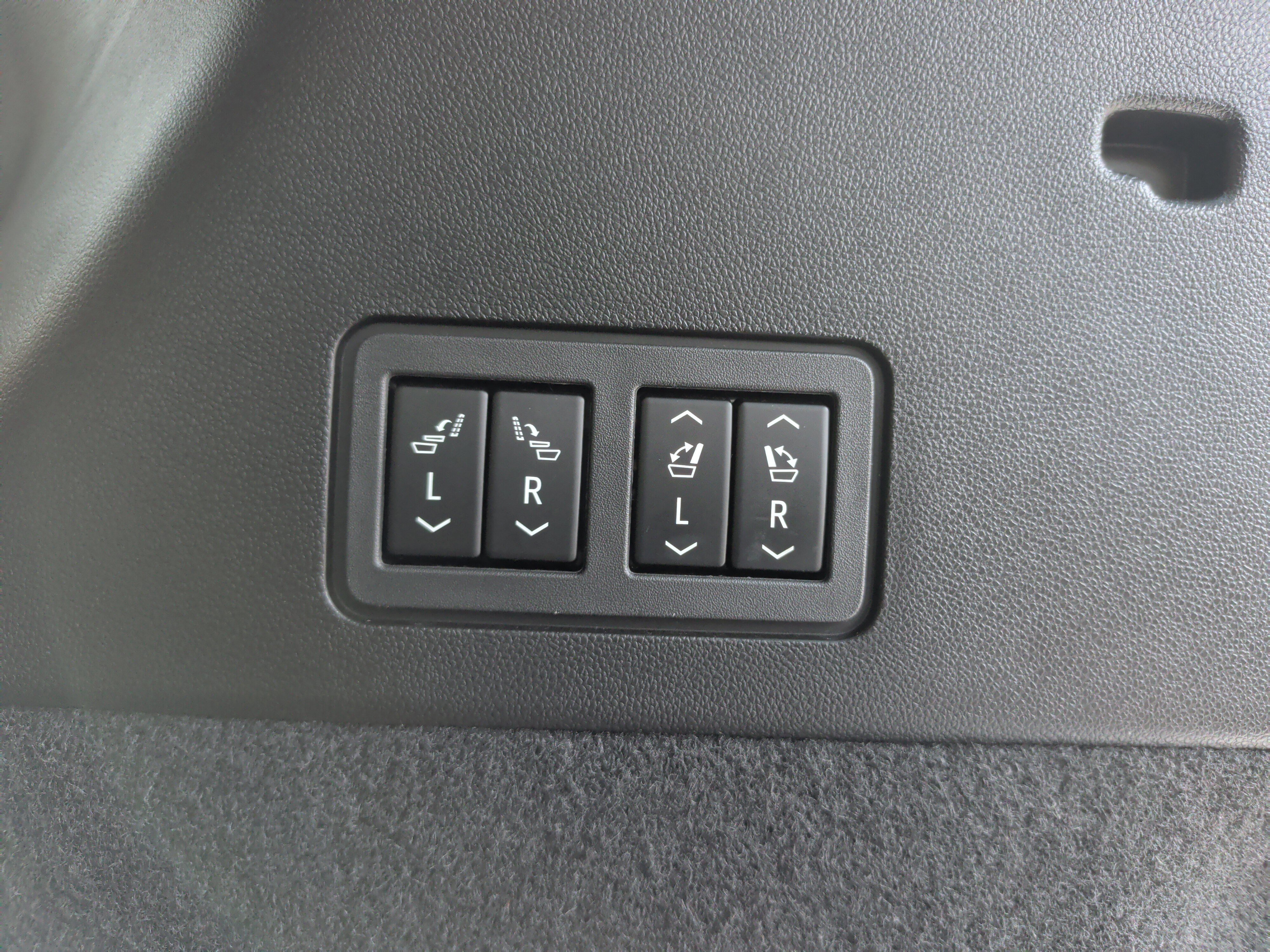 Used 2023 Cadillac XT6 Premium Luxury w/ Platinum Package FWD image 43