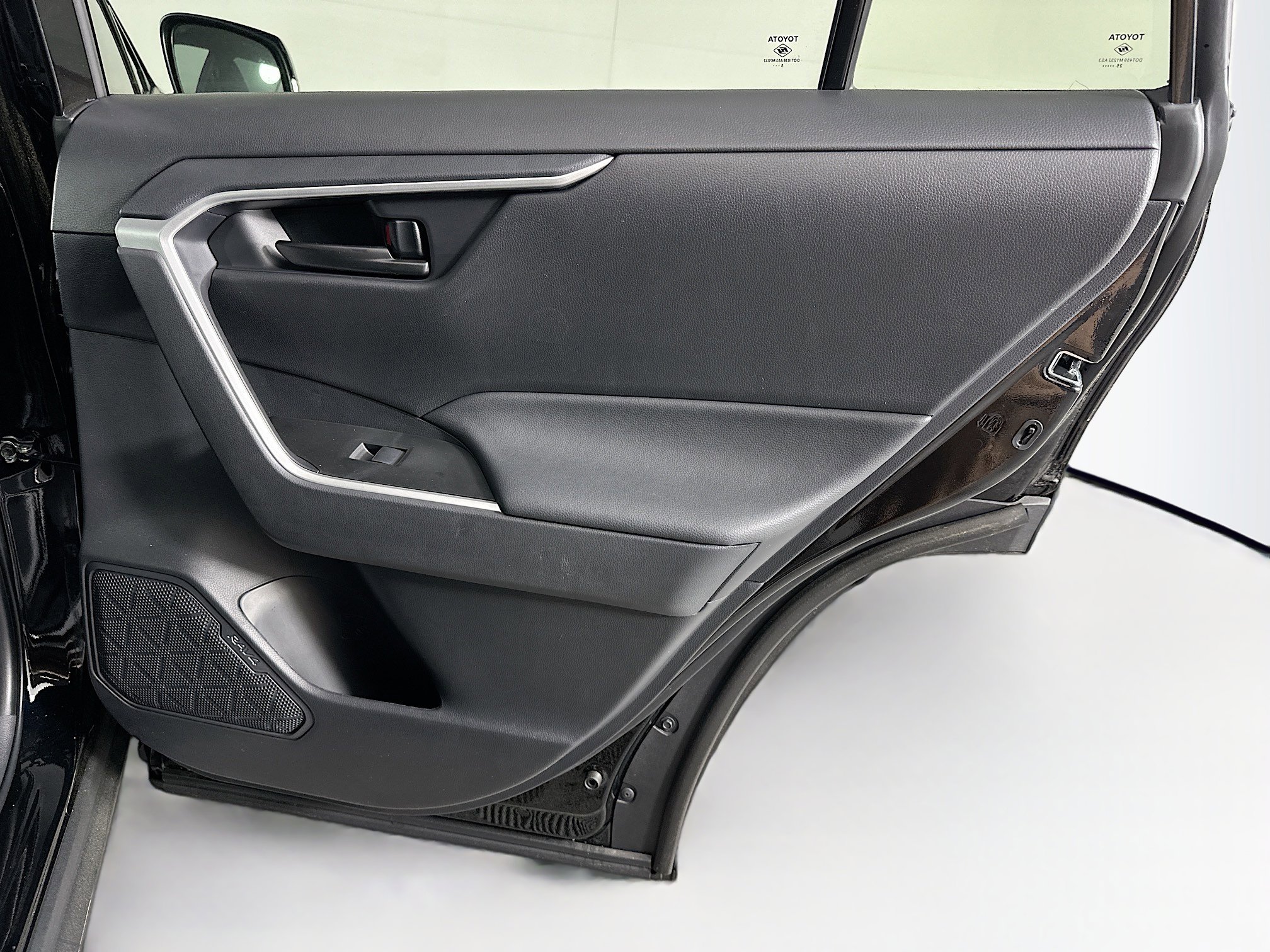 Used 2025 Toyota RAV4 LE image 28