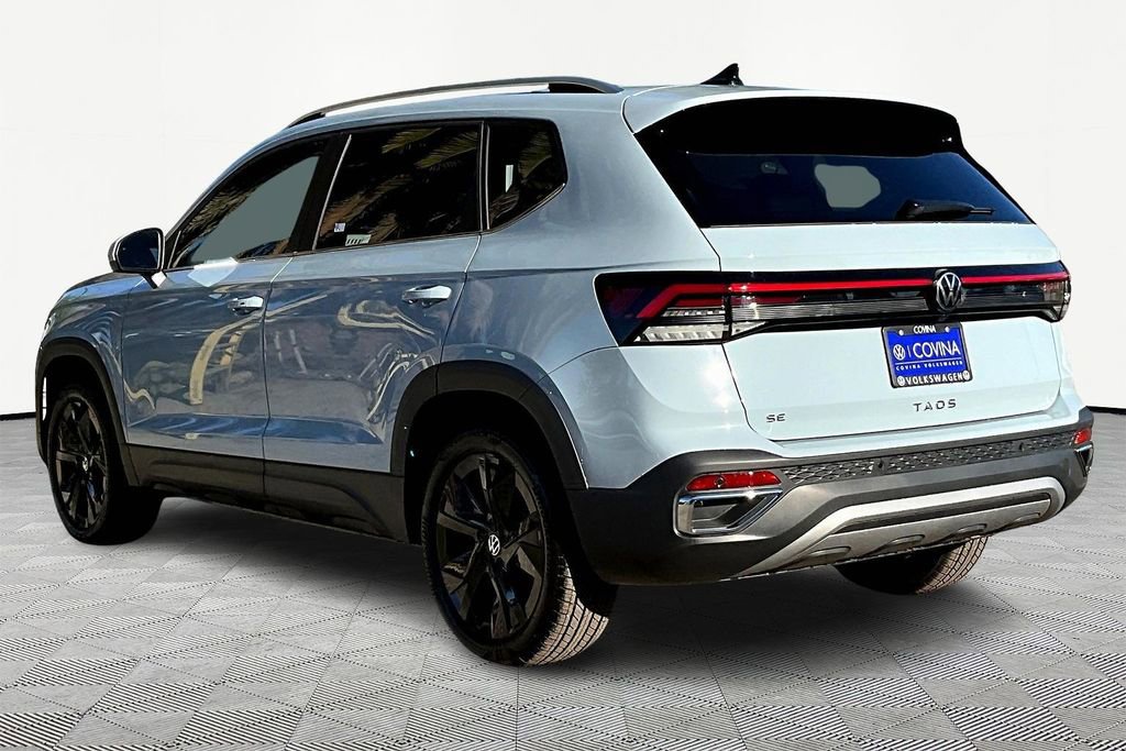 New 2026 Volkswagen Taos SE image 3