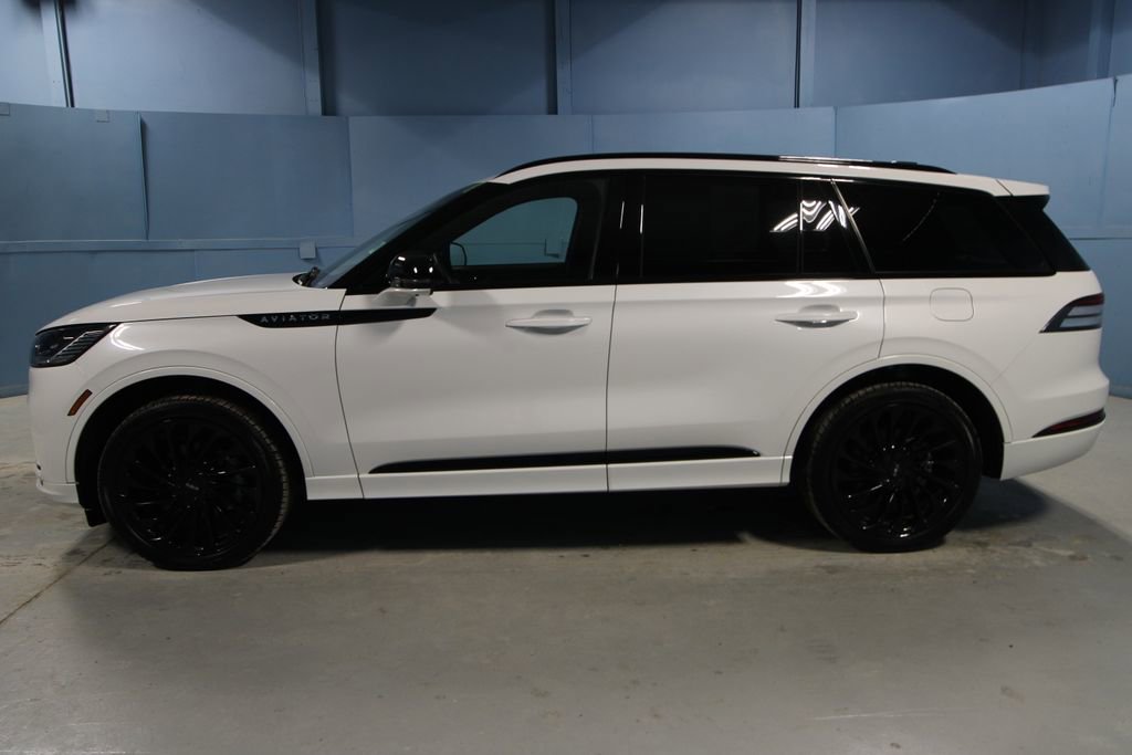 Used 2025 Lincoln Aviator Reserve w/ Jet Appearance Package image 31