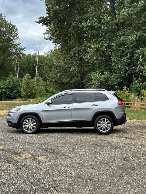 Used 2014 Jeep Cherokee Limited w/ Technology Group FWD image 6