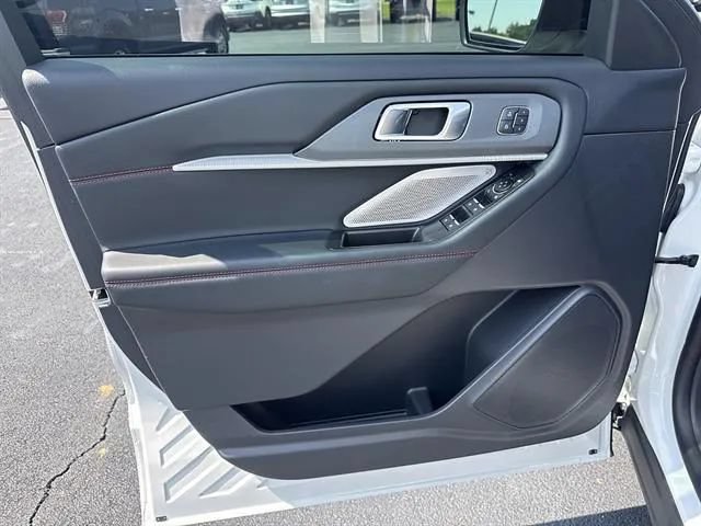 Used 2025 Ford Explorer ST w/ Sun And Sound Package AWD/4WD image 7