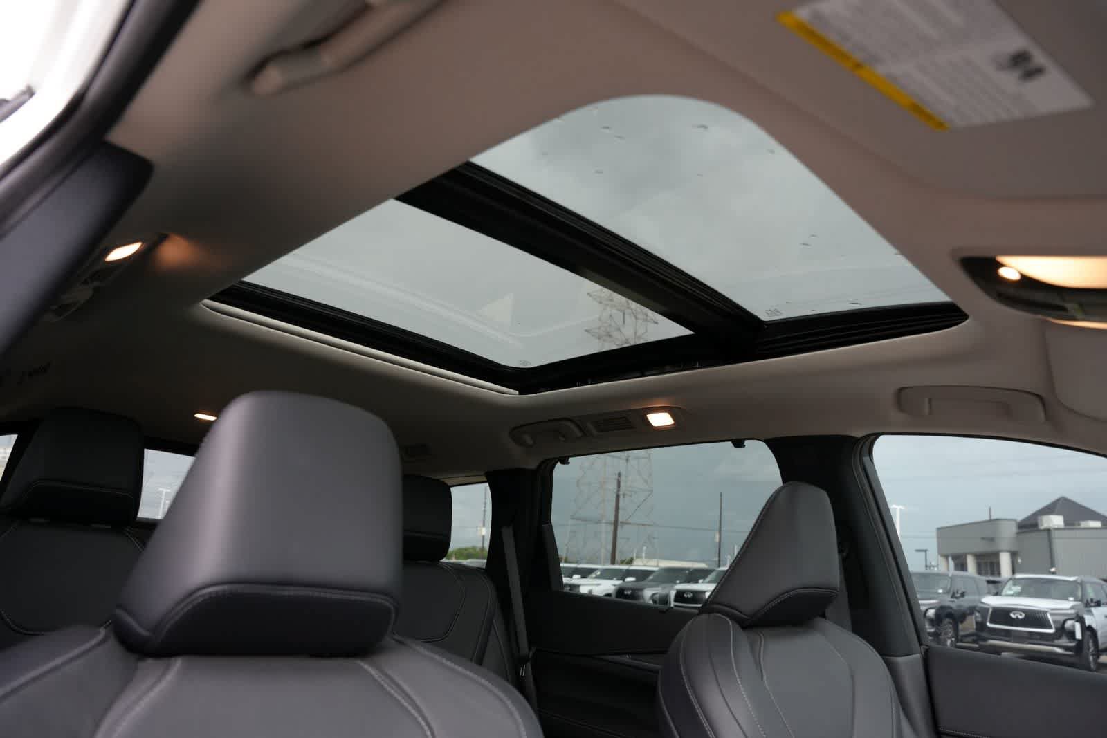 Used 2023 INFINITI QX60 Luxe w/ Cargo Package FWD image 24
