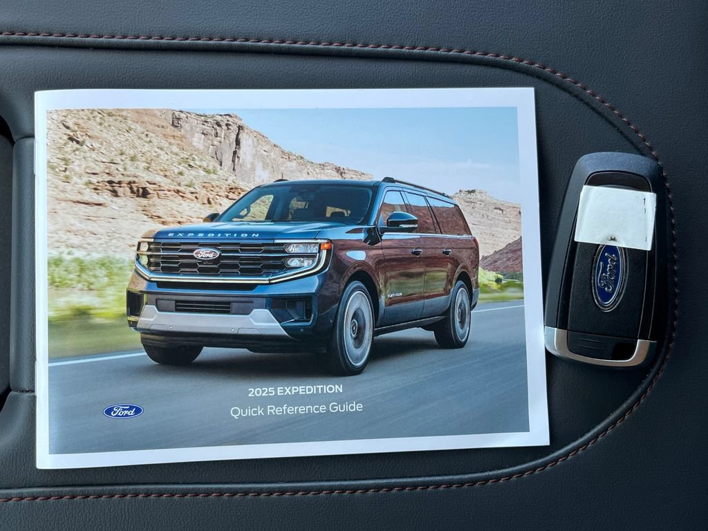 Certified 2025 Ford Expedition Active AWD/4WD image 25