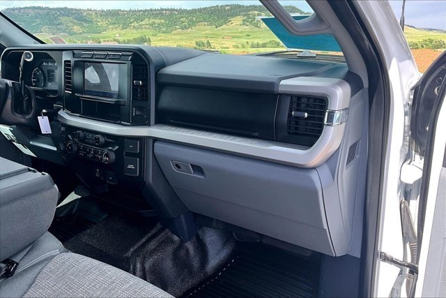 Used 2023 Ford F350 XLT w/ FX4 Off-Road Package AWD/4WD image 27