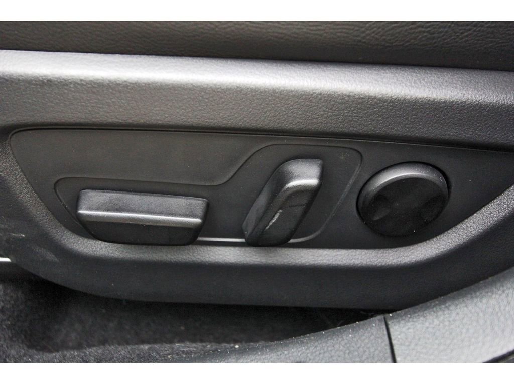 Used 2025 MAZDA CX-50 AWD 2.5 Hybrid w/ Premium Pkg image 29