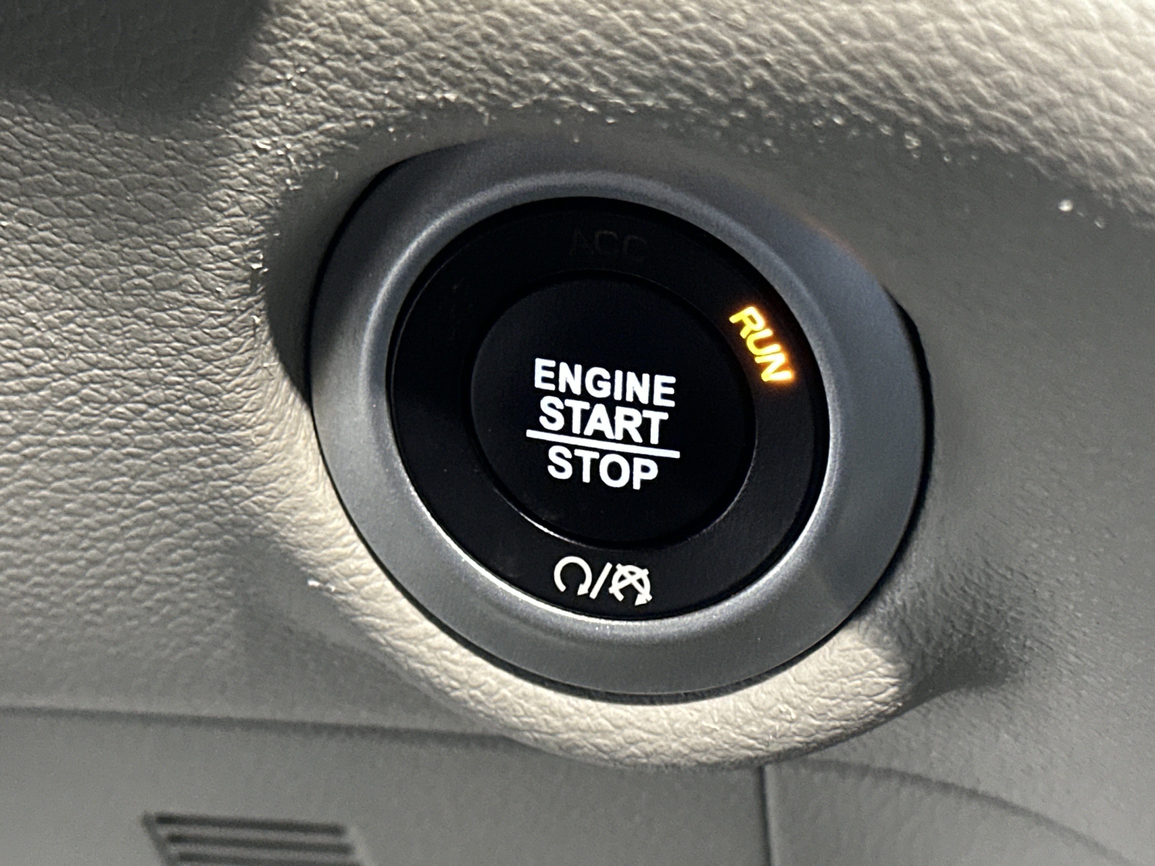 Used 2023 Chrysler Pacifica Touring-L FWD image 29