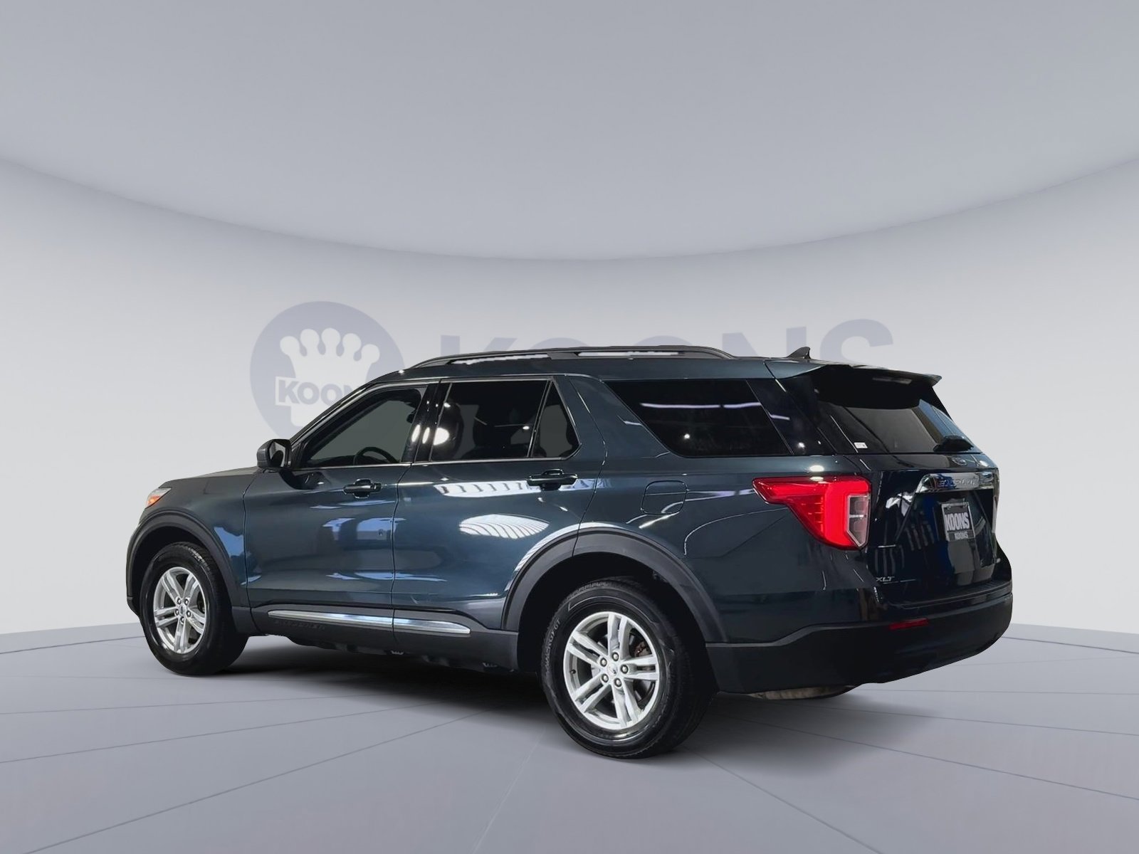 Used 2023 Ford Explorer XLT image 8