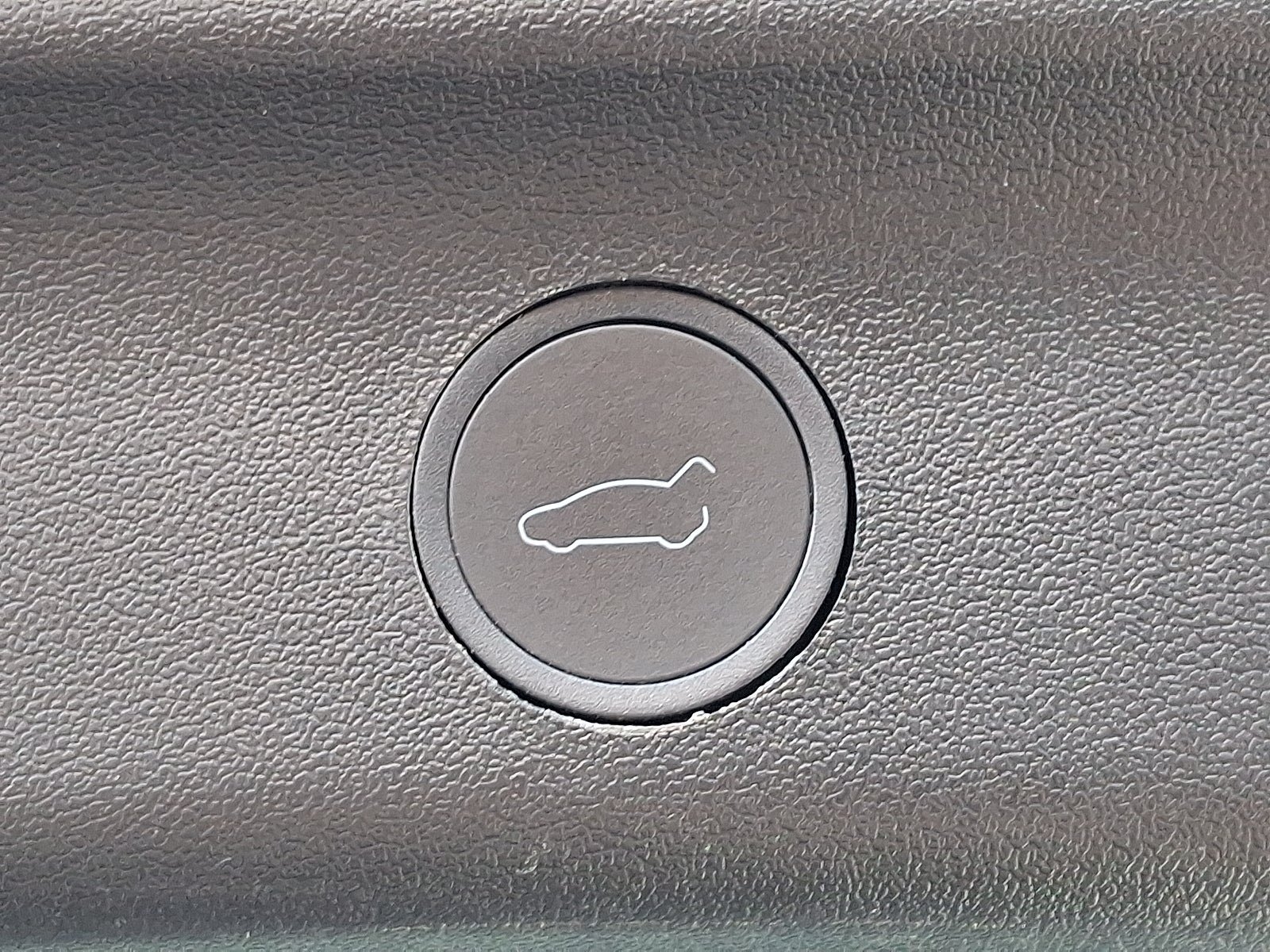Used 2023 Tesla Model Y Long Range AWD/4WD image 29
