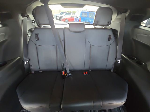 Used 2025 Toyota Sienna Limited image 12