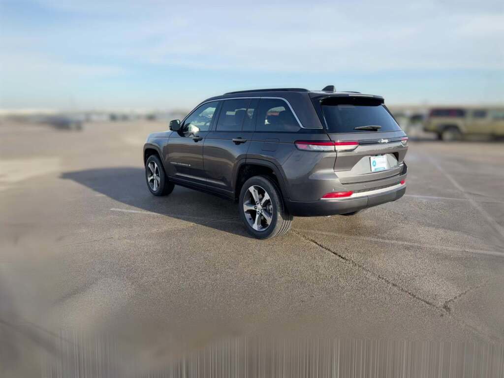 New 2026 Jeep Grand Cherokee Limited image 8