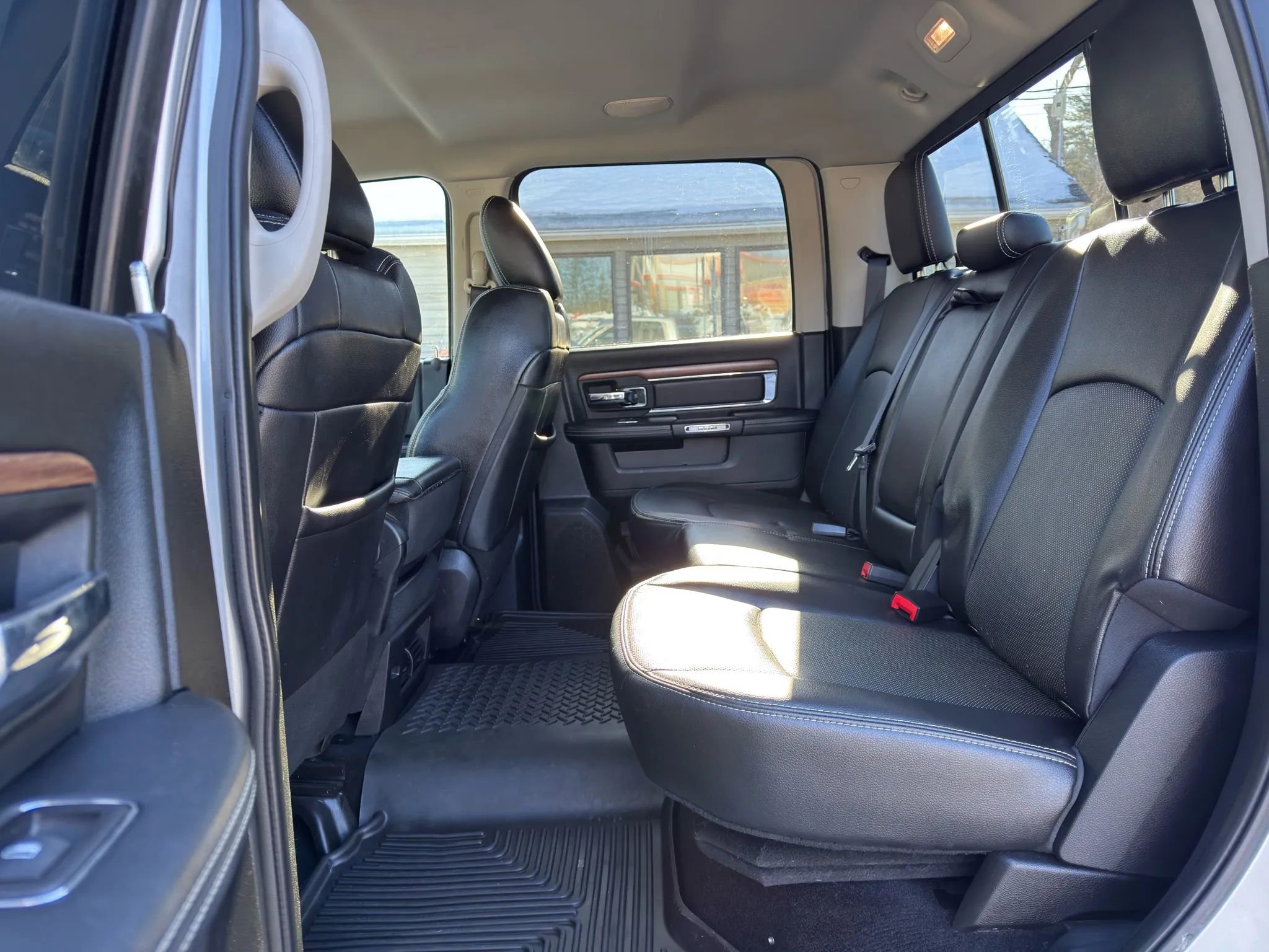 Used 2014 RAM 1500 Laramie image 19