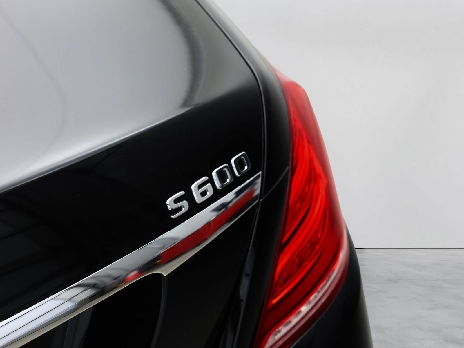 Used 2017 Mercedes-Benz Maybach S 600 image 46