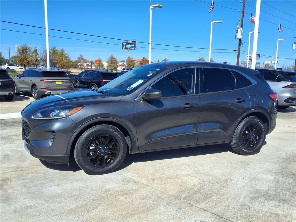 Used 2020 Ford Escape SE image 3