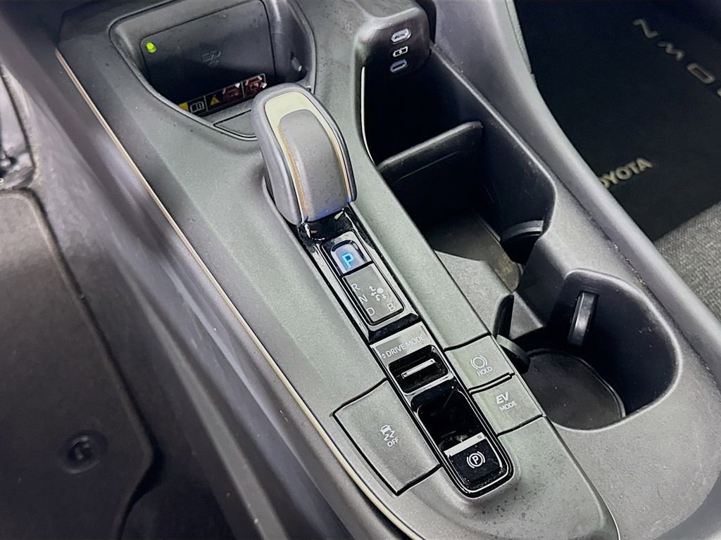 Used 2023 Toyota Crown XLE image 17