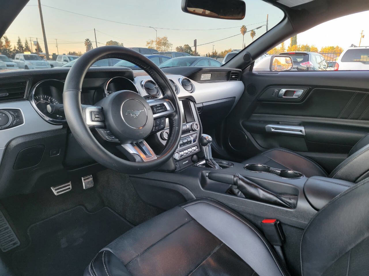 Used 2016 Ford Mustang Premium RWD image 9