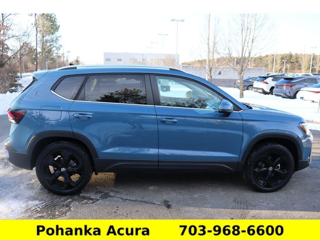 Used 2025 Volkswagen Taos SEL image 8