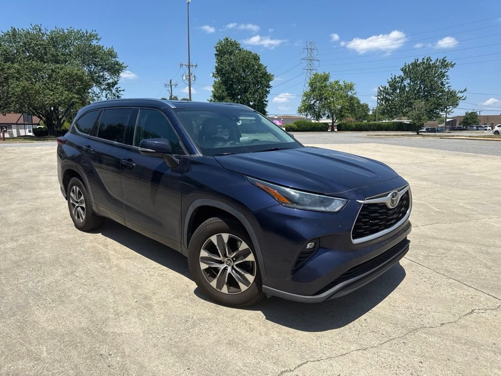 Used 2021 Toyota Highlander XLE FWD image 5