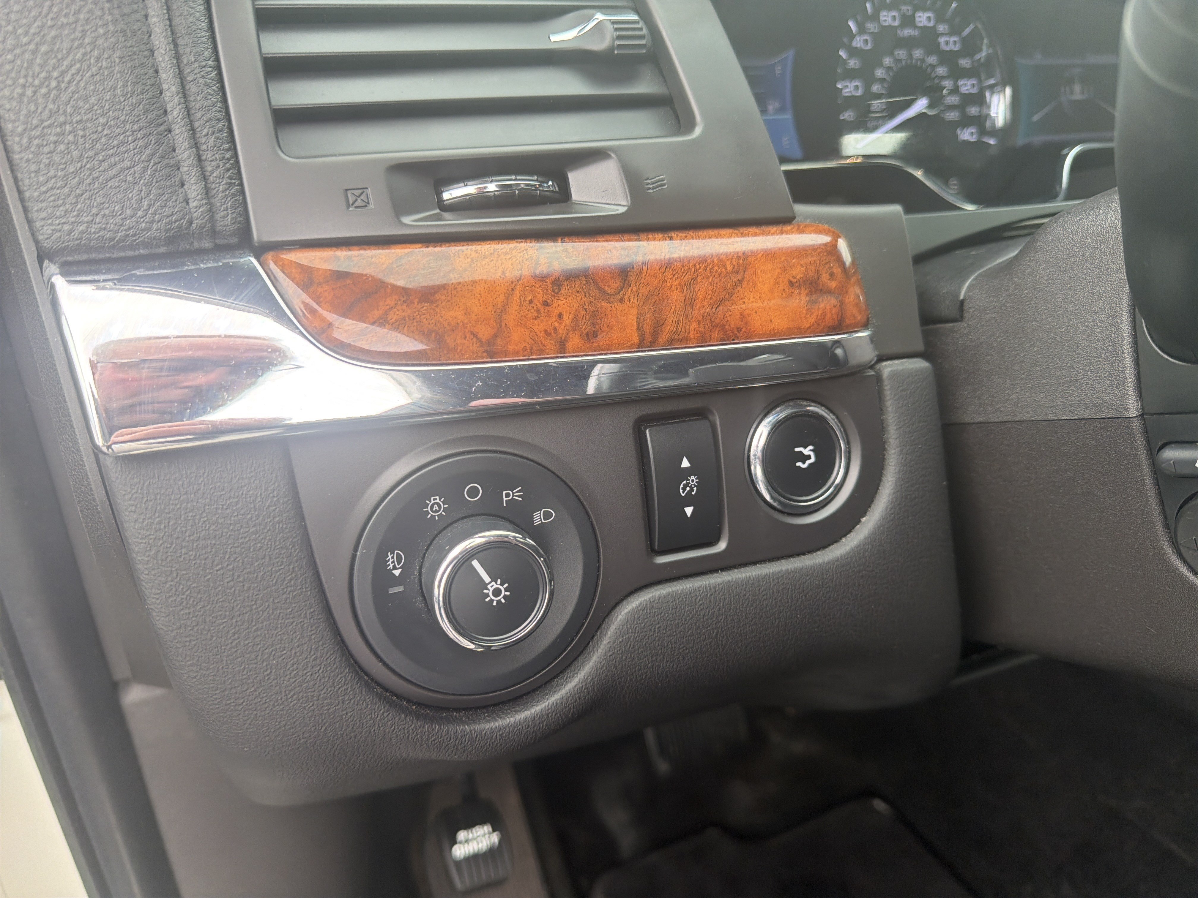 Used 2013 Lincoln MKS AWD image 28