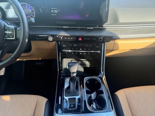 Certified 2024 Kia Carnival EX FWD image 9