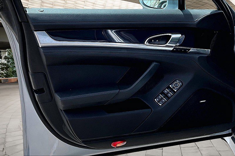Used 2016 Porsche Panamera S RWD image 14
