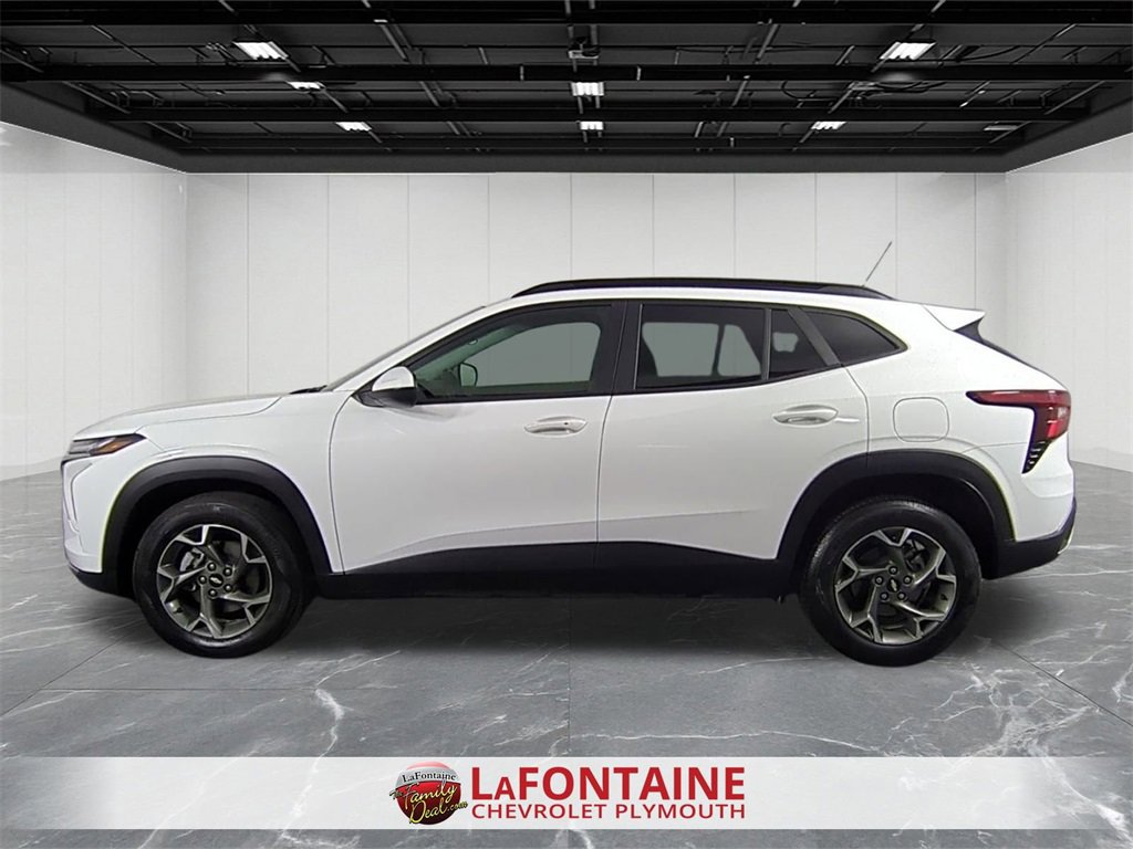 Certified 2025 Chevrolet Trax LT w/ Driver Confidence Package image 5