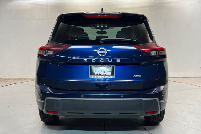 Used 2025 Nissan Rogue SV AWD/4WD image 4