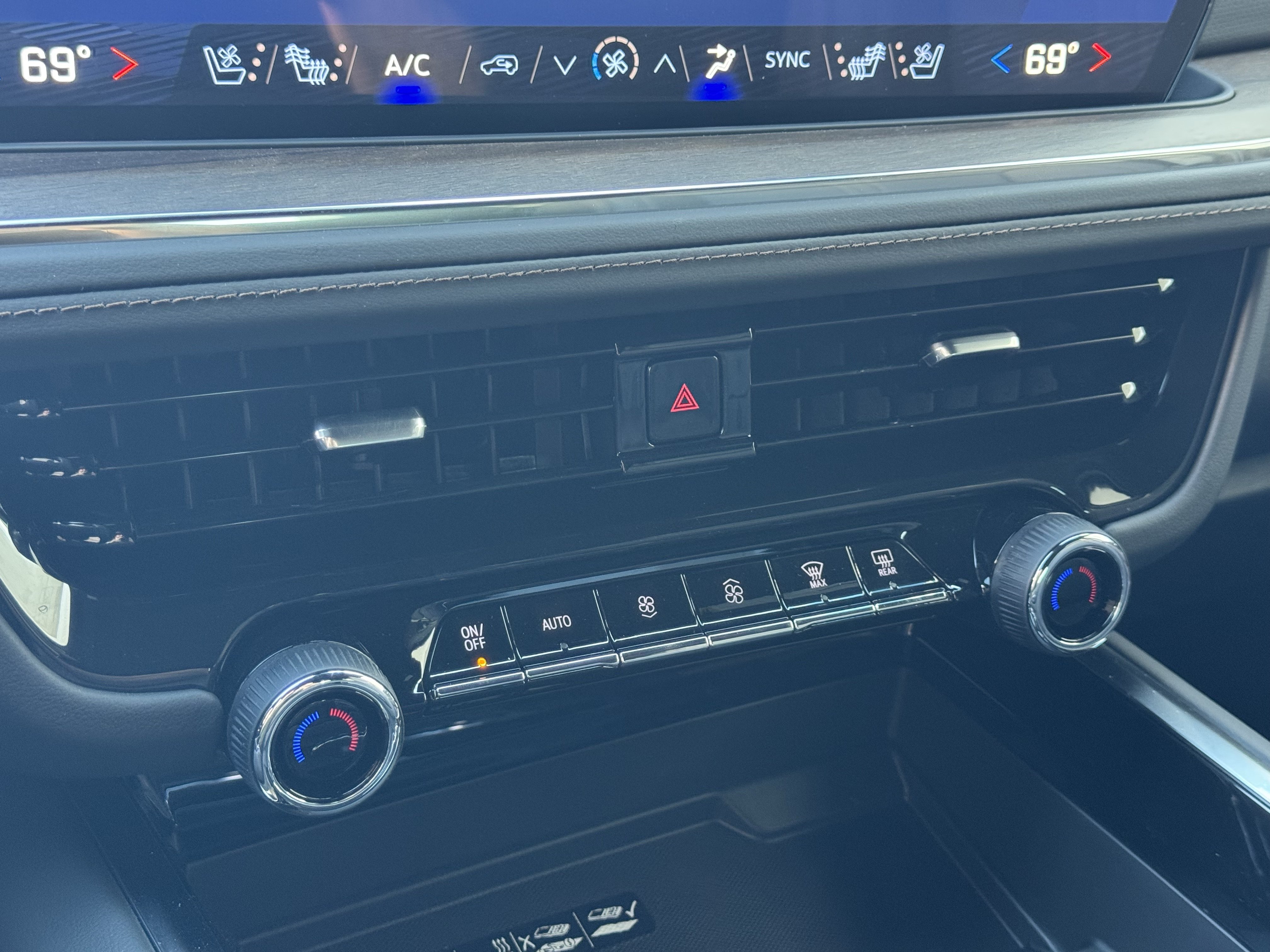 New 2026 Chevrolet Suburban High Country AWD/4WD image 23