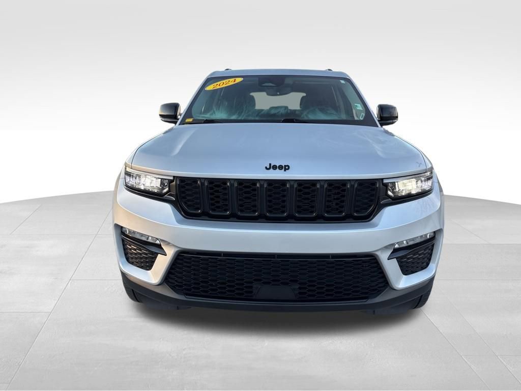 Certified 2024 Jeep Grand Cherokee Limited w/ Black Appearance Package image 2