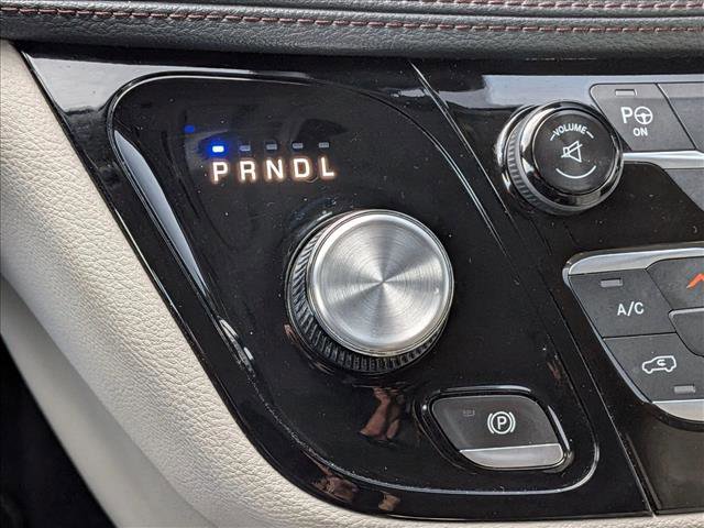 Used 2017 Chrysler Pacifica Limited w/ Advanced Safetytec Group image 12