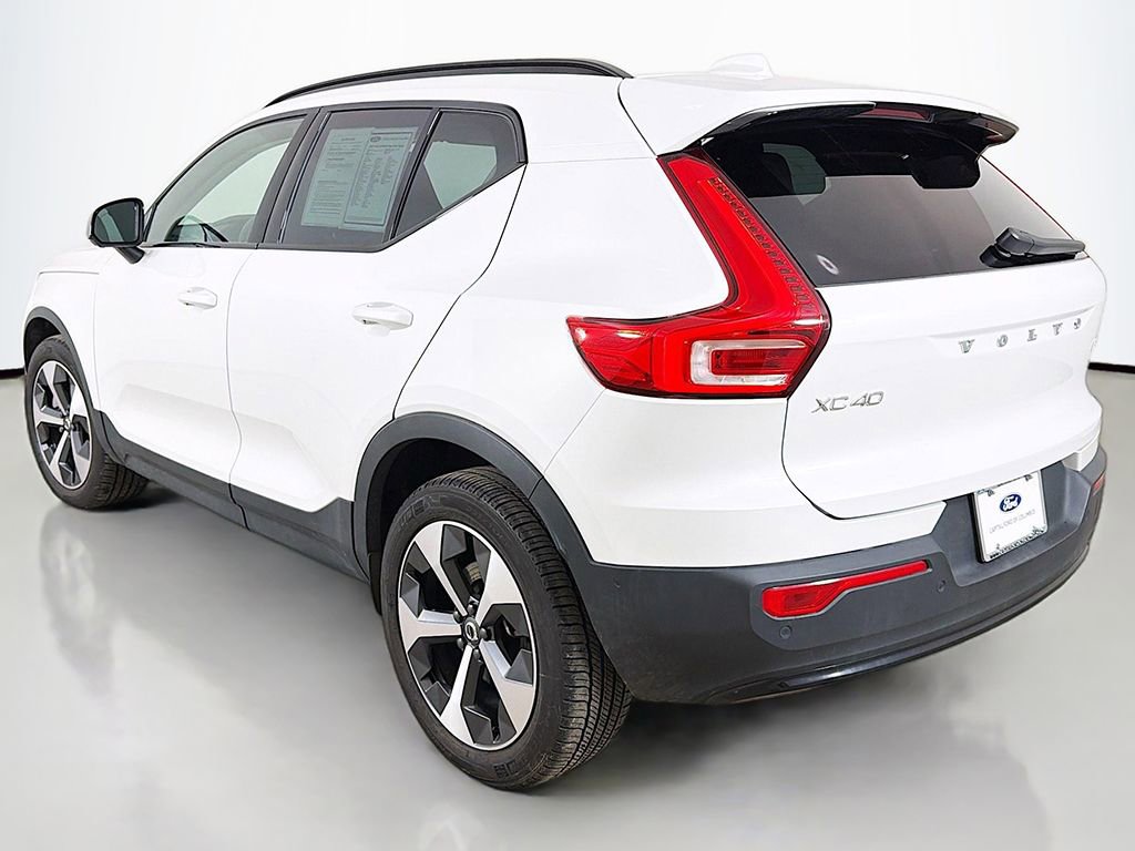 Used 2023 Volvo XC40 B5 Plus w/ Driver Assist Package image 9
