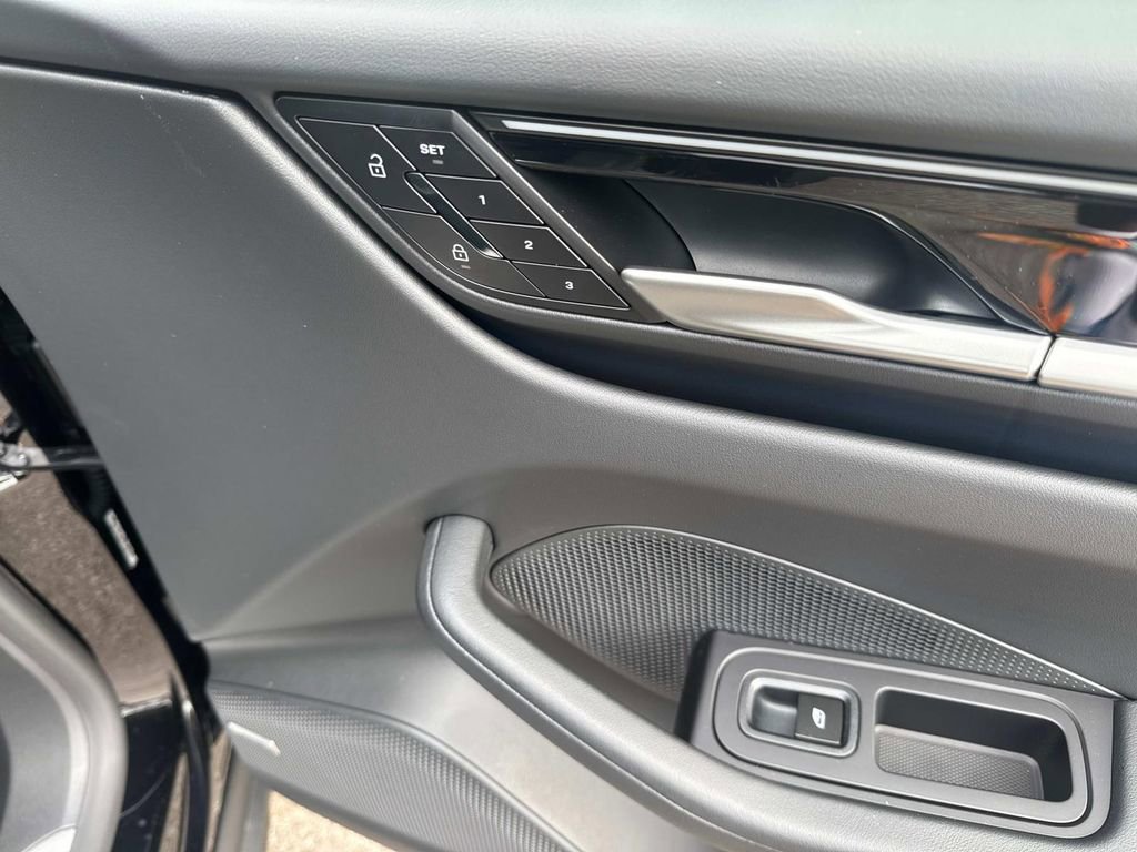 New 2025 Porsche Macan 4S Electric image 16