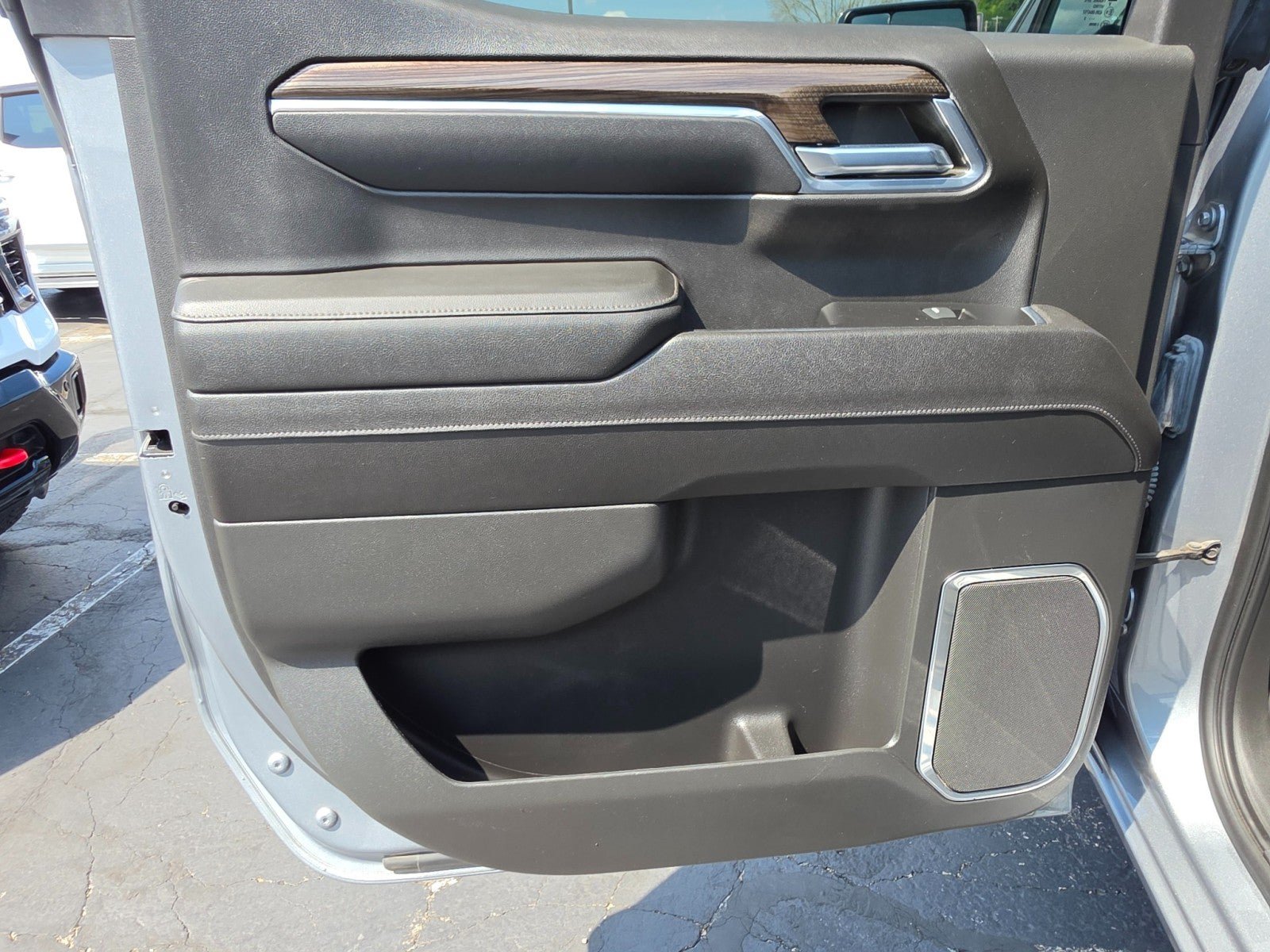 Used 2023 Chevrolet Silverado 1500 LT AWD/4WD image 24