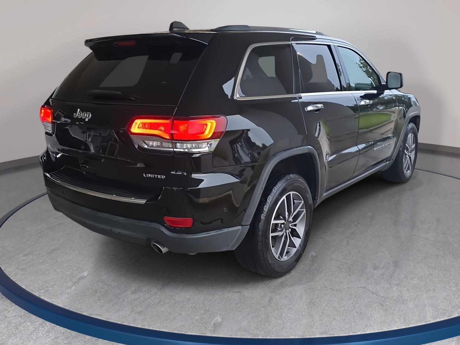Used 2021 Jeep Grand Cherokee Limited w/ Premium Lighting Group AWD/4WD image 5
