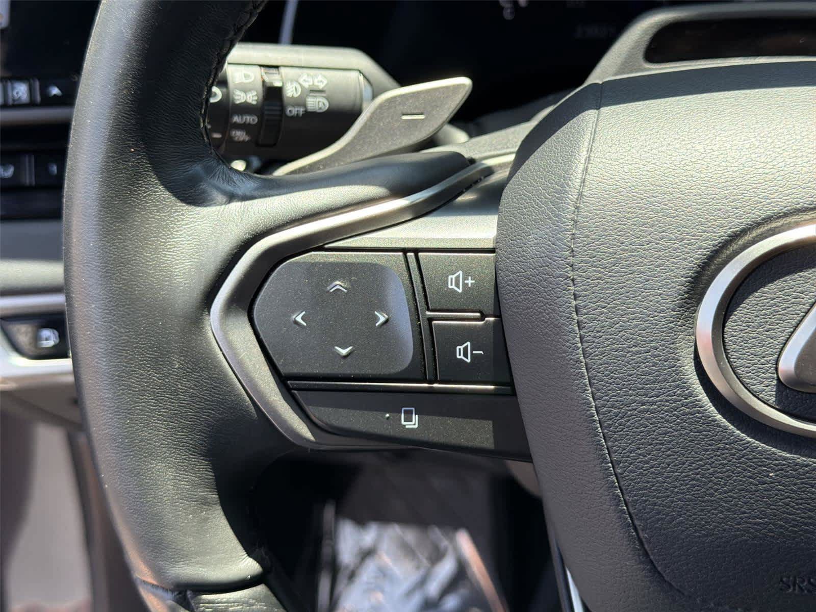 Used 2024 Lexus RX 350 FWD w/ Convenience Package image 34