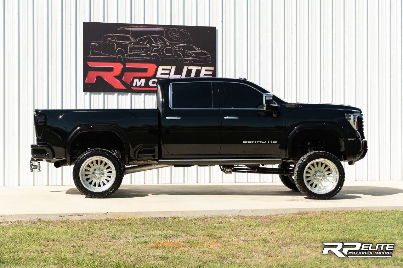 Used 2025 GMC Sierra 2500 Denali Ultimate image 9