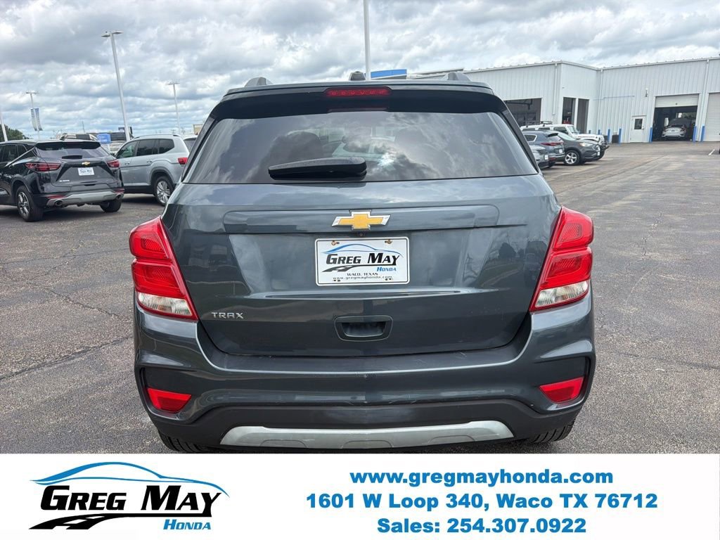 Used 2021 Chevrolet Trax LT w/ Premium Seat Package FWD image 4